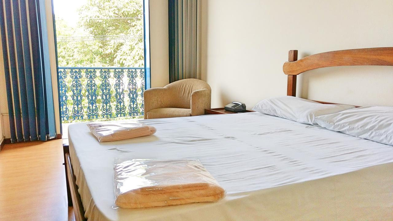 Hotel Vila Mineira オリヴェイラ エクステリア 写真